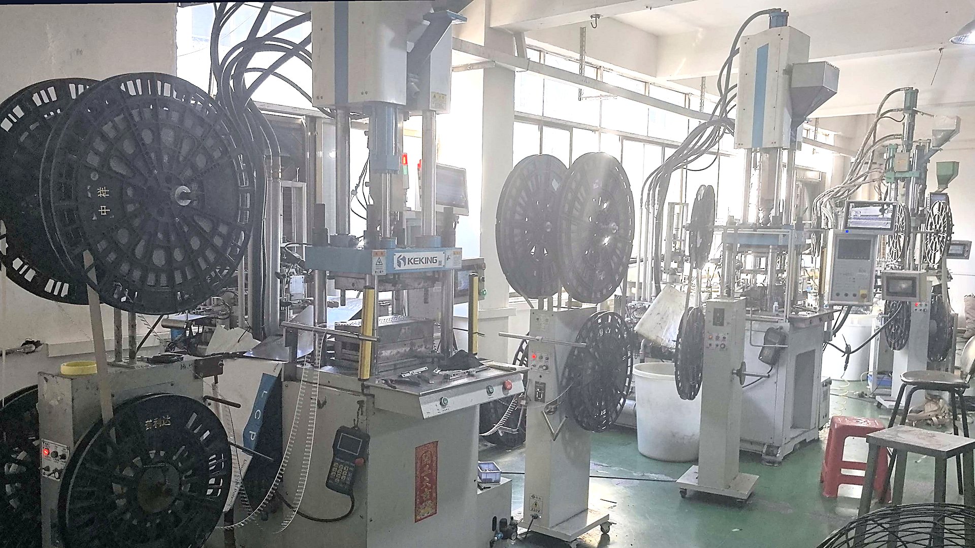 Injection and cable-winding workshop floor
